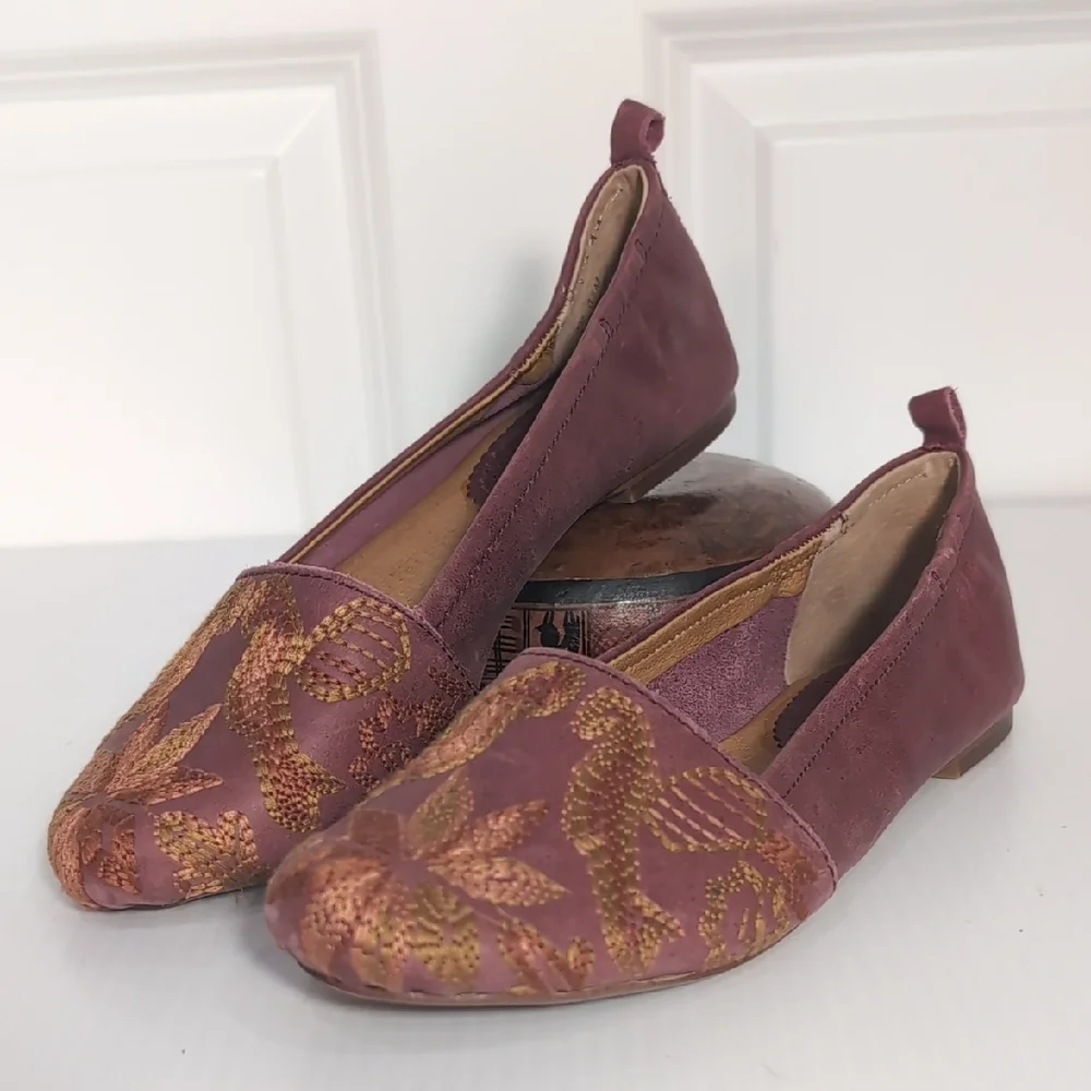 Anthropologie Latigo Embroidered Women's Flats Size 8.5 Maroon Leather Floral - Picture 2 of 10